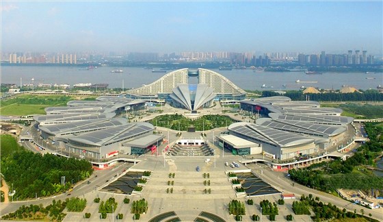 國(guó)際展會(huì)場(chǎng).jpg 國(guó)際展會(huì)場(chǎng).jpg