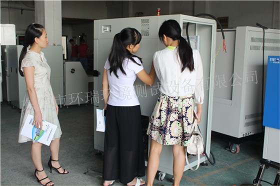 對(duì)正在行產(chǎn)的恒溫恒濕箱進(jìn)行查看